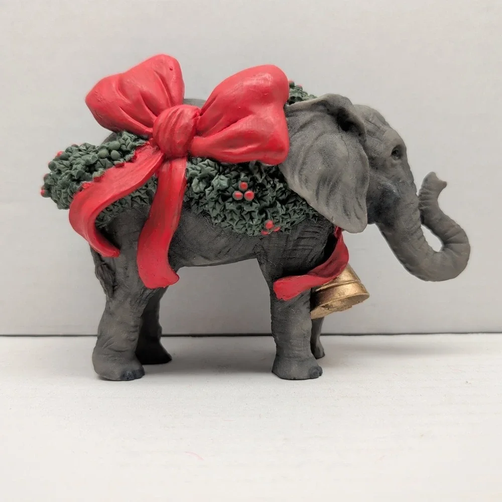 Christmas Elephant Figurine Resin Holiday Red Bow Gold Bell‎ 4.5